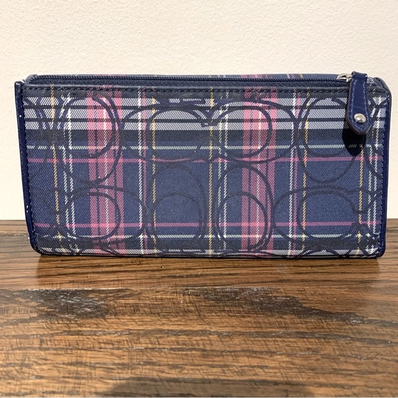 Coach tried-fold Wallet - Picture 3 of 8